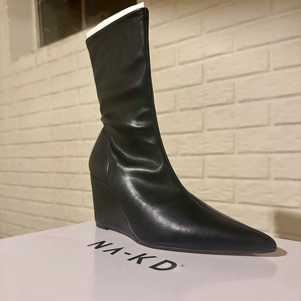 NA-KD | Ankle Wedge Heel Boots in Black, size 39EU